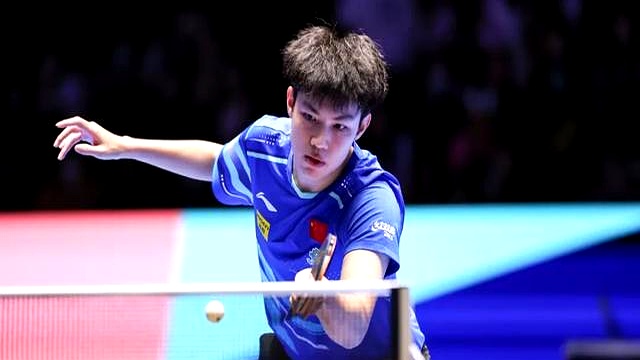 AYX SPORTS-广东宏远训练开放日，冲刺阶段队长鼓劲引欢呼，意甲在即，资深球员宣示担当的简单介绍
